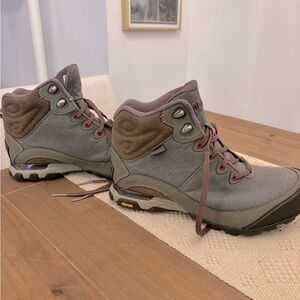 Ahnu women's waterproof hiking boot